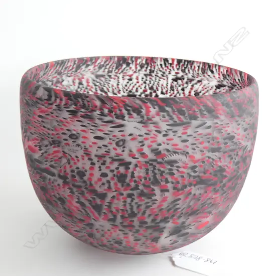 A Stephen Bradbourne glass bowl